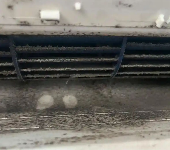 焦作空调吹的风有股烧焦味是怎么回事